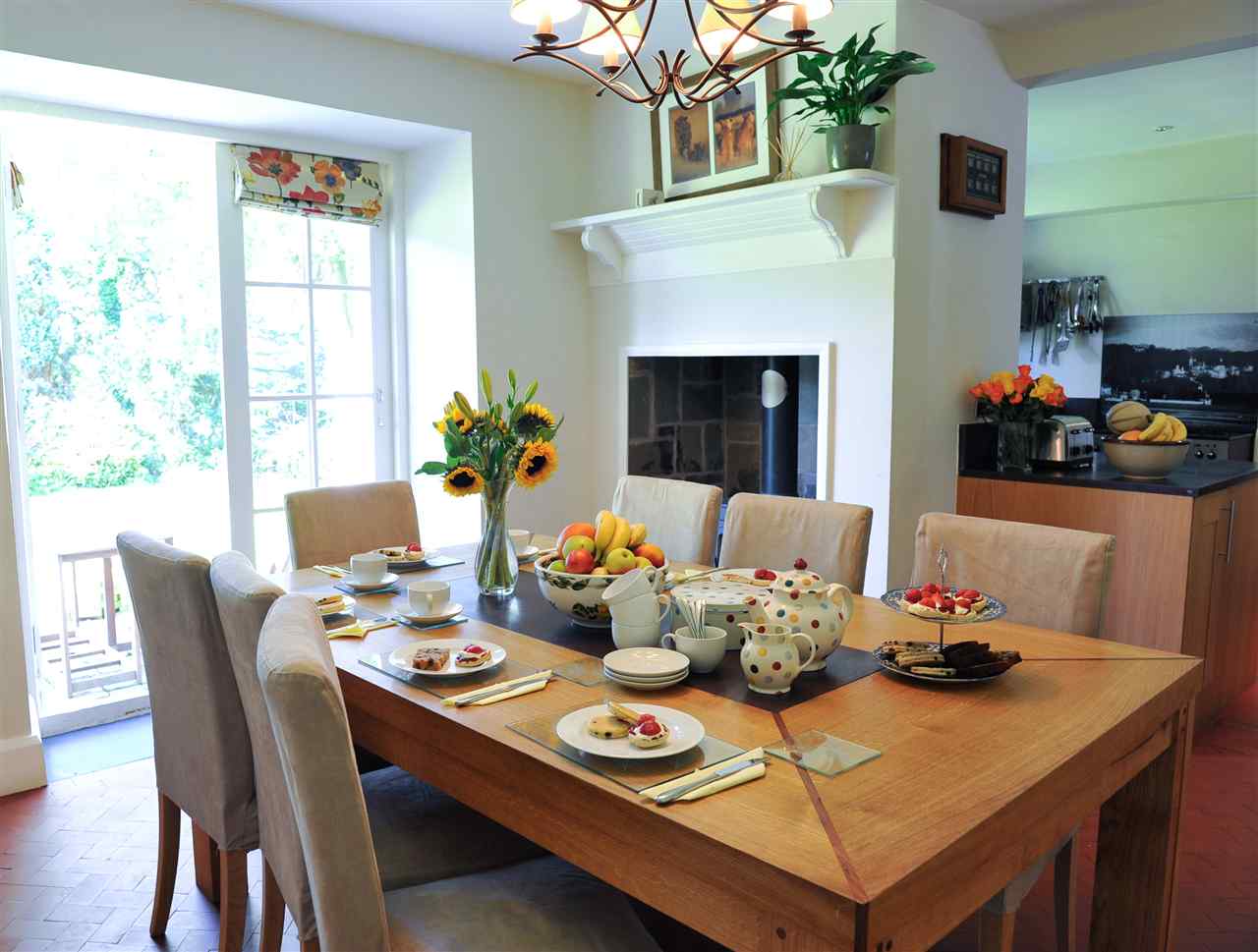 resized-2349823-Dining Room.jpg